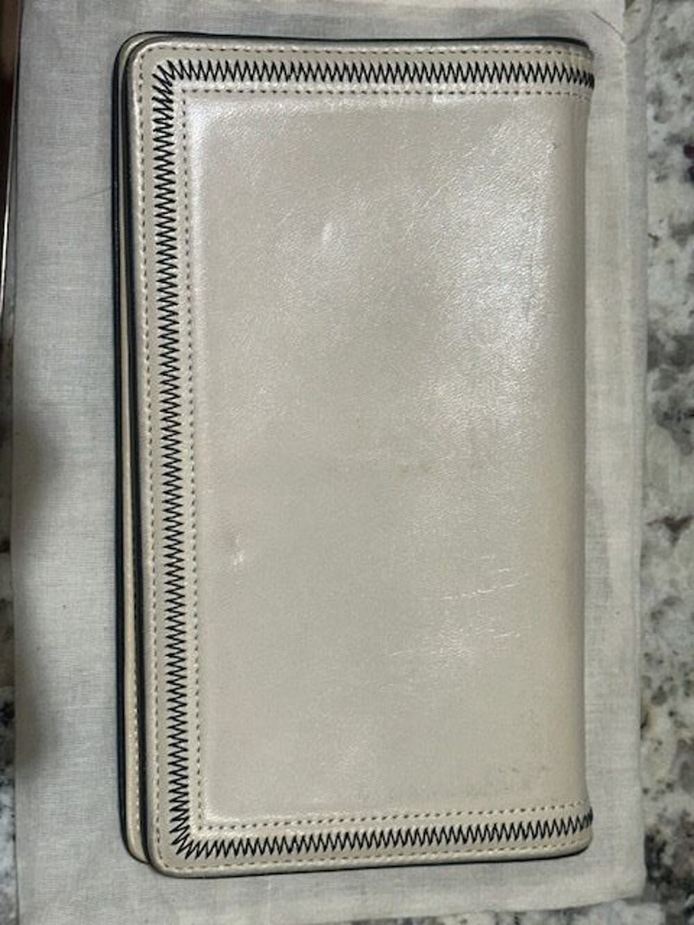 Chanel Zigzag Stitch L-Gusset Zip Wallet White Lambskin Leather GUC